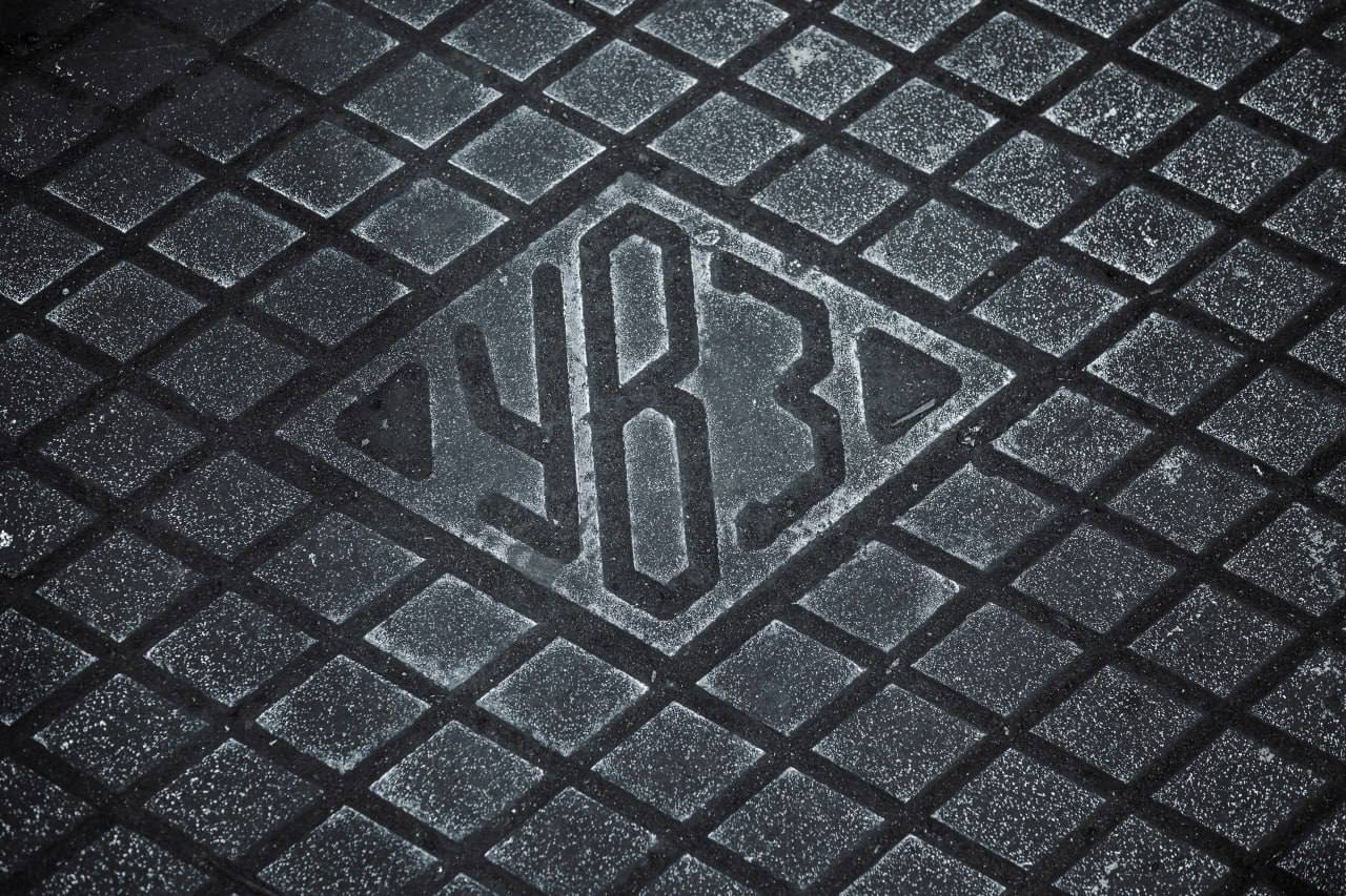 Уралвагонзавод в Нижнем Тагиле планирует сократить сотрудников В пресс службе завода сообщили о планах по оптимизации административно управленческих расходов Новых работников по прежнему будут набирать в том числе опытных рабочих чьи специальности стали дефицитными пишут 66 Ru В начале октября на Уралвагонзаводе сообщили что переведут часть сотрудников на четырехдневную рабочую неделю Решение объяснили падением спроса на невоенную продукцию и нехватку работников в гражданском сегменте Уралвагонзавод