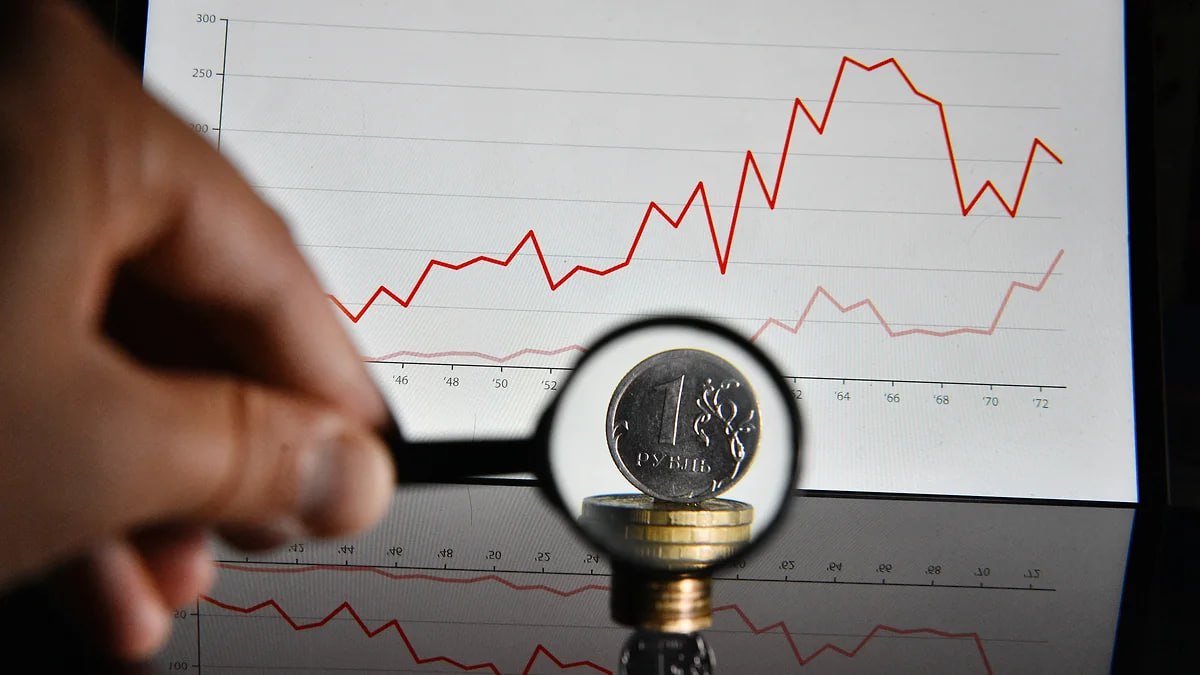 Биржевой товарооборот между Татарстаном и Беларусью вырос на 139%  Республика Татарстан вошла в топ-5 регионов России, увеличивших биржевой товарооборот с Беларусью. На первых местах рейтинга расположились Белгородская и Смоленская области с приростом в 3,5 раза и в 2 раза.   На четвертом месте оказалась Ленинградская область  +131% , а на пятом — Московская область  +102% .  Фото: Коммерсантъ / Игорь Иванко