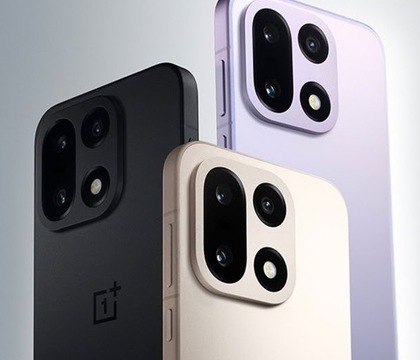 GSMArena опубликовал обзор OnePlus 15 высокая производительность и рекордная автономность Портал GSMArena опубликовал обзор смартфона OnePlus 15 Это флагманская модель на базе топовой однокристальной системы Snapdragon 8 Elite Gen 5 оснащенная большой батареей на 7300 мА ч OnePlus в этом году изменила свою стратегию отказавшись от сотрудничества с Hasselblad и упростив камеру по сравнению с OnePlus 13