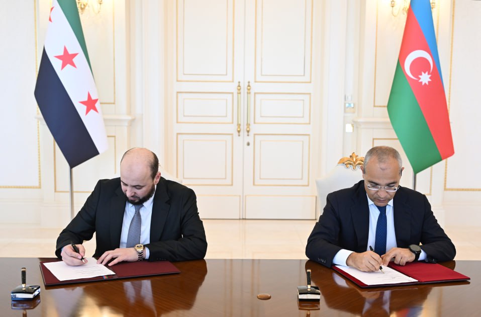 Между SOCAR и Правительством Сирийской Арабской Республики подписан Меморандум о взаимопонимании  12 июля в рамках рабочего визита в нашу страну Президента Сирийской Арабской Республики на переходный период Ахмеда аш-Шараа между Государственной нефтяной компанией Азербайджанской Республики  SOCAR  и Правительством Сирийской Арабской Республики был подписан Меморандум о взаимопонимании.  Меморандум подписали министр экономики Азербайджана, председатель Наблюдательного совета SOCAR Микаил Джаббаров и министр энергетики Сирии Мухаммед аль-Башир.