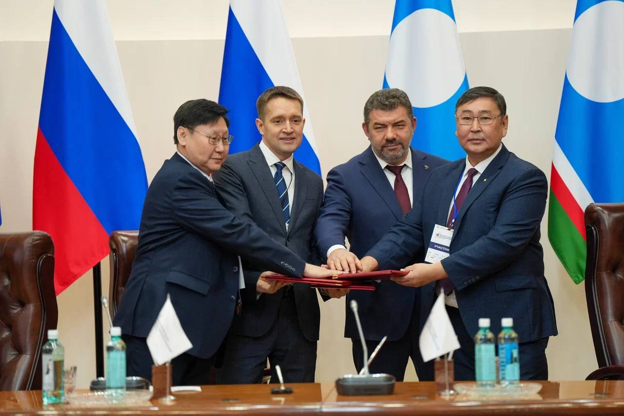 От студента к инженеру Нордголд создает в Якутии систему кадрового лифта Компания Нордголд СВФУ и Министерство промышленности и геологии Якутии подписали трёхстороннее соглашение о стратегическом сотрудничестве в рамках II Дальневосточного Форума недропользования в Якутске Документ закладывает основу для системной работы по подготовке и трудоустройству квалифицированных специалистов для горнодобывающего сектора республики ulusmedia Читайте нас в MAX