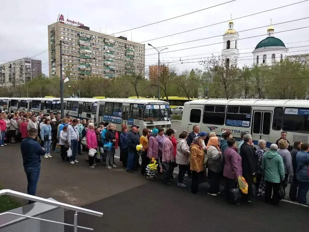 21 апреля в Оренбуржье предложили сделать выходным Губернатор Евгений Солнцев рекомендовал предприятиям региона объявить 21 апреля нерабочим днём Речь идёт о Радонице Дне поминовения усопших Для сотрудников исполнительных органов области этот день уже установлен выходным с сохранением зарплаты Также руководителям организаций и муниципалитетов предложено по возможности сделать 21 апреля выходным для работников Читайте нас там где вам удобно На нашем сайте Подписывайтесь в Дзене В Максе В Одноклассниках В ВКонтакте