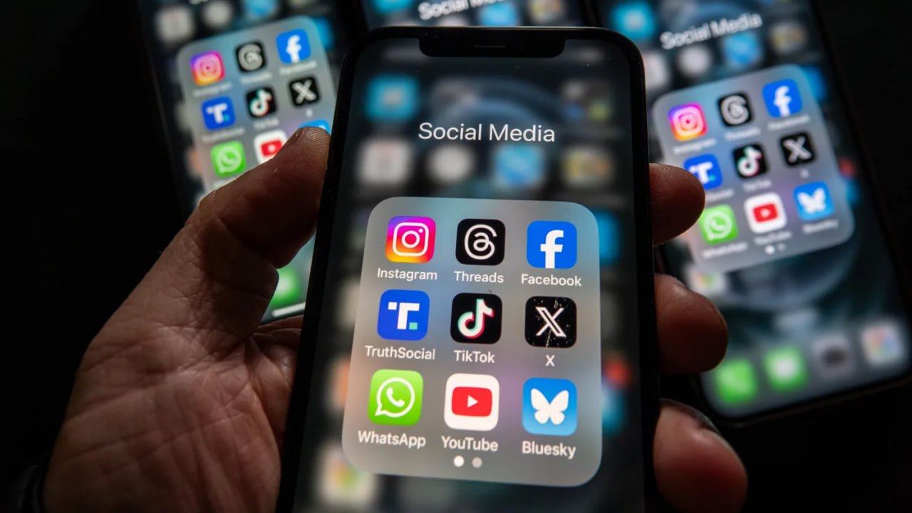 ЕС заявляет что TikTok и Meta запрещена в России как экстремистская нарушили правила прозрачности в соответствии с новым законом о технологиях META Если предварительные выводы Комиссии подтвердятся она будет вправе принять решение о несоблюдении требований и наложить штраф в размере до 6 от общего мирового годового оборота jkinvest news jkinvest
