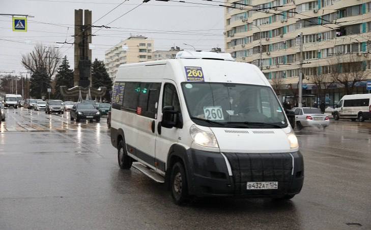 С 16 декабря в Волгограде меняются маршруты движения маршруток, курсирующих между Волжским и Волгоградом  Теперь конечной остановкой для маршрутов №123т, 160, 260, 159, 110, 149.2.Т, 149.3.Т, 246, а также 174 станет остановка у школы №3.   Это решение принято для оптимизации движения общественного транспорта, так как эти маршруты дублируют другие маршруты в Волгограде.  Ожидается, что данное изменение снизит нагрузку на транспортную систему.