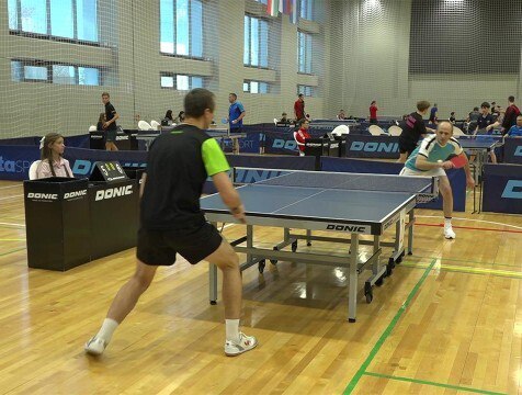Чемпионат области по настольному теннису проходит в Калуге В Калуге проходит чемпионат области по настольному теннису среди мужчин и женщин Для спортсменов это главные соревнования года На площадке дворца спорта Центральный собрались 95 теннисистов со всей области http gtrk kaluga ru news sport news 58912