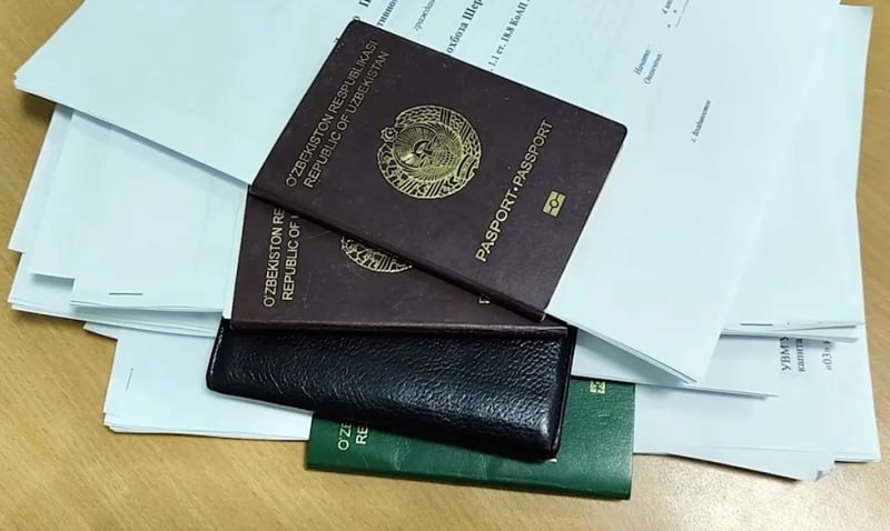 Полиция Приморья подвела итоги первого этапа оперативно-профилактического мероприятия «Нелегал-2025» В Приморском крае прошел первый этап оперативно-профилактического мероприятия «Нелегал-2025», направленного на выявление иностранных граждан, нарушающих требования миграционного законодательства Российской Федерации. Рейдовые мероприятия проводились Управлением МВД России по Приморскому краю совместно с подразделениями Управления Федеральной службы безопасности России по Приморскому краю и Пограничным управлением ФСБ России по Приморскому краю. В период проведения первого этапа сотрудниками территориальных органов МВД России на районном уровне, подчиненных УМВД России по Приморскому краю, во взаимодействии с иными правоохранительными органами выявлено 1230 нарушений миграционного законодательства. В период проведения «Нелегала» исполнено 21 решение о принудительном выдворении иностранцев с территории Российской Федерации. Профилактическая работа в данном направлении будет продолжена. Управление по вопросам миграции УМВД России по Приморскому краю напоминает: если вы стали свидетелем нарушений миграционного законодательства Российской Федерации, либо обладаете информацией о местах пребывания незаконных мигрантов, либо осуществлениями ими незаконной трудовой деятельности, сообщайте об этом в полицию. Телефон дежурной Управления МВД России по Приморскому краю: 8 423 249 04 91 Телефон «горячей линии» УМВД России по Приморскому краю: 8 423 240 10 00.