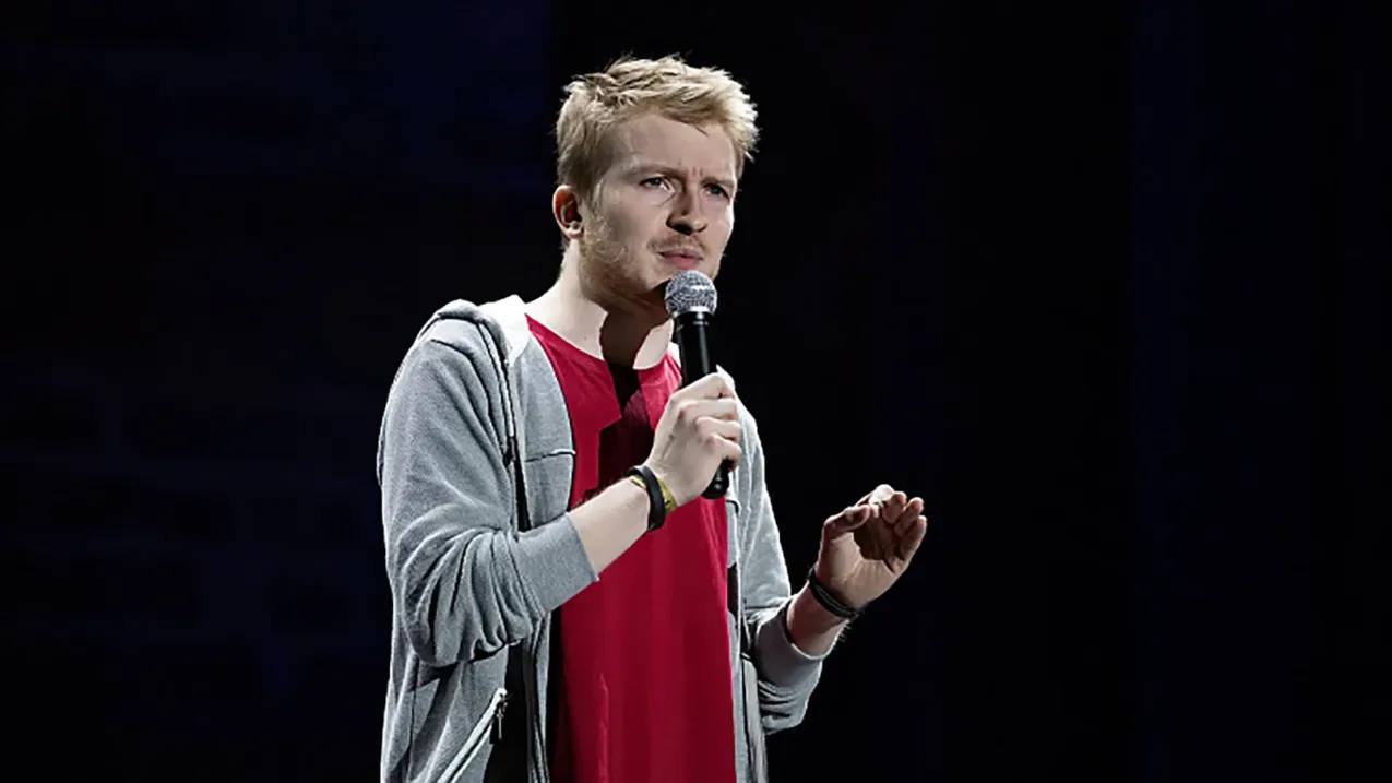 Данила Поперечный признан иноагентом подал жалобу в Верховный суд на отказ от исключения его из реестра иностранных агентов Его внесли в список в июне прошлого года DR