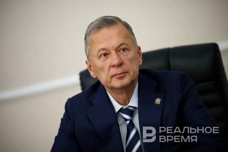 Марат Сафиуллин Сумма налога на прибыль зачисляемая в федеральный бюджет выросла в два раза В 2025 году исполняется 35 лет со дня образования Федеральной налоговой службы которая за эти годы стала одной из самых эффективных структур в России управляющей базами данных о каждом гражданине и организации в нашей стране О том как последние изменения в налоговом законодательстве отразились на бюджетных доходах и от чего зависит в конечном счете благосостояние республики в эксклюзивном интервью Реальному времени рассказал руководитель Управления Марат Сафиуллин Подпишитесь на Реальное время в МАХ Telegram Дзен