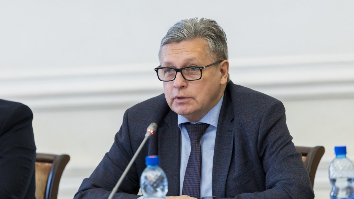 Рифат Сабитов Главным принципом для противодействия мошенничеству является безопасность персональных данных В Общественной палате РФ сегодня состоялся круглый стол на тему Онлайн мошенничество индивидуальный подход Как противостоять угрозам в социальных сетях и мессенджерах Участники обсудили актуальные угрозы онлайн пространства рассказали о проводимой на уровне государства работе и поделились советами как противостоять мошенничеству Читать ГТРК Ставрополье Читайте нас в MAX