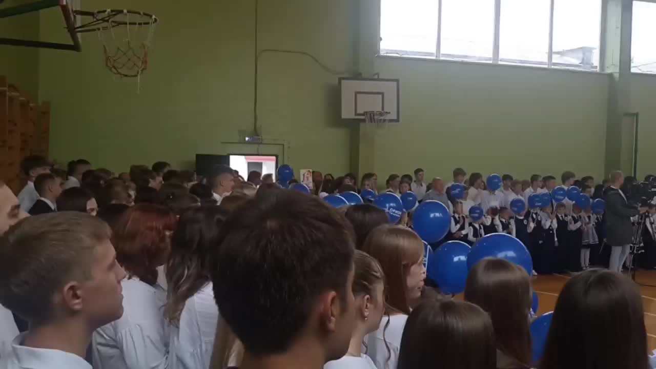 Торжественные линейки к 1 сентября в школах Кузбасса и Хакасии
