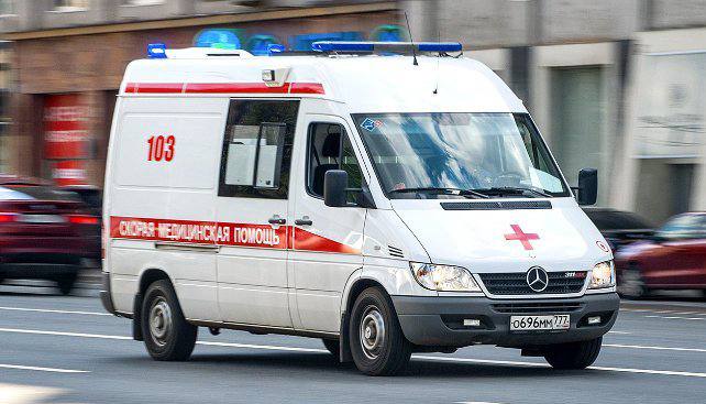 В центре Санкт-Петербурга у дома на улице Ломоносова бригаду скорой помощи избили пьяные мужчины. Один из сотрудников получил травму головы. Полиция возбудила уголовное дело по статье «Хулиганство». Проводится расследование, устанавливаются все обстоятельства произошедшего.