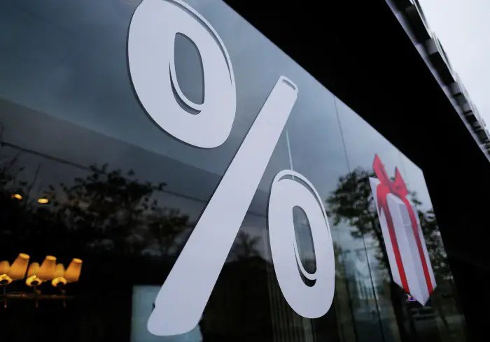 31 октября ЦБ РФ сохранил на I квартал 2026 года значения макропруденциальных лимитов МПЛ по ипотечным кредитам на приобретение строящегося и готового жилья в многоквартирных домах не пересматривал макропруденциальные надбавки по этим ссудам говорится в сообщении регулятора