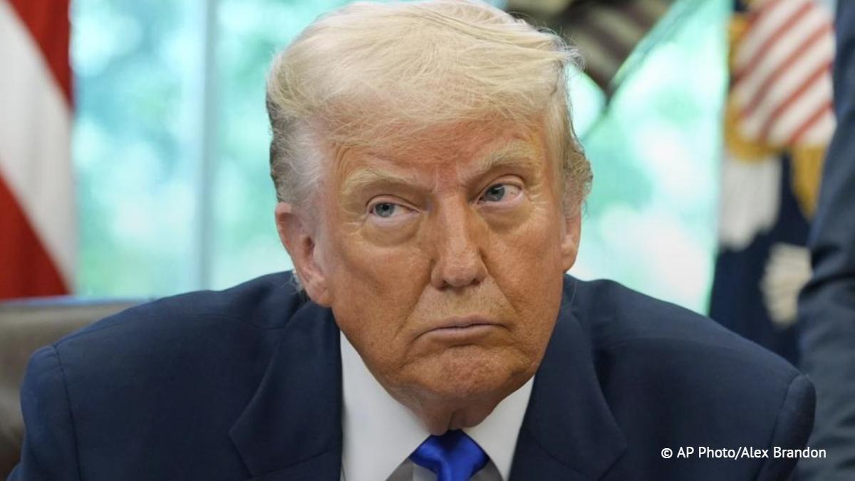 Трамп подпишет в ближайшие часы указ об отмене санкционной программы по Сирии, но оставит в силе рестрикции против Башара Асада, заявили в Белом доме. Заря Новости - Подписаться