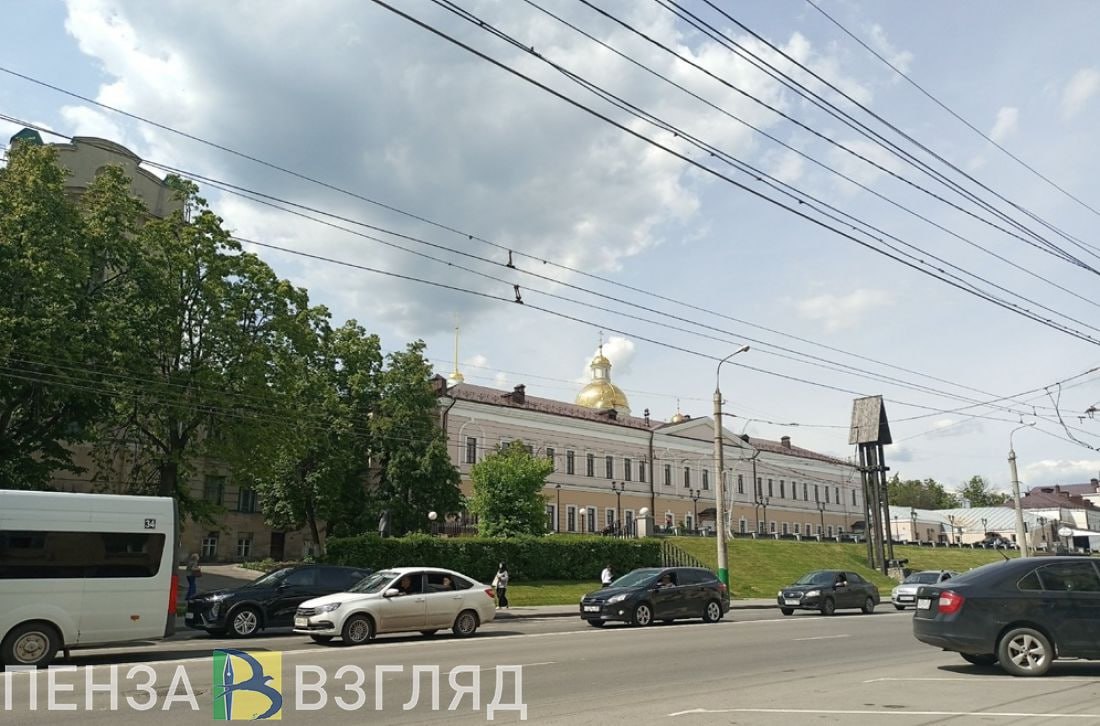 На первой рабочей неделе лета пензенцев ждут погодные качели Жителям Пензенской области сообщили, какая погода прогнозируется с 3 по 6 июня. Жителей Сурского края вновь ждут погодные качели. Во вторник сохранится влияние антициклона: будет солнечно и тепло. Однако уже в среду погода изменится, в этот день и в четверг область окажется во власти атмосферных фронтов, сообщает Пензенский ЦГМС. «Ожидаются интенсивные дожди, временами сильные, с порывистым ветром и грозой. Температурный режим из-за более плотной облачности понизится. К концу недели фон атмосферного давления повысится, и погода наладится», - рассказала начальник отдела прогнозирования Светлана Иванкова. -Взгляд Прислать новостей