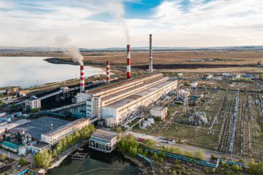 Аварийная ситуация на ТЭЦ 1 Инцидент произошел ночью Во многих районах города и в пригороде было отключено электроснабжение стали остывать батареи   Губернатор Забайкалья Александр Осипов провел экстренное совещание с руководством ТЭЦ 1 направил на станцию зампреда Алексея Гончарова и первого вице губернатора Забайкальского края Александра Костенко По состоянию на 1 20 ночи велись работы по восстановлению электроснабжения и поэтапному подключению потребителей В 4 47 все потребители Читы и Читинского округа по электроэнергии включены   На этот час Теплоснабжение и горячее водоснабжение восстановлены Все центральные тепловые пункты включены