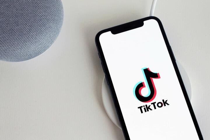 В США прекратил работу TikTok.   170 миллионов пользователей не смогли зайти в свои аккаунты.     Не открывается ссылка? Попробуйте эту или скачайте наше приложение для Android или iOS.