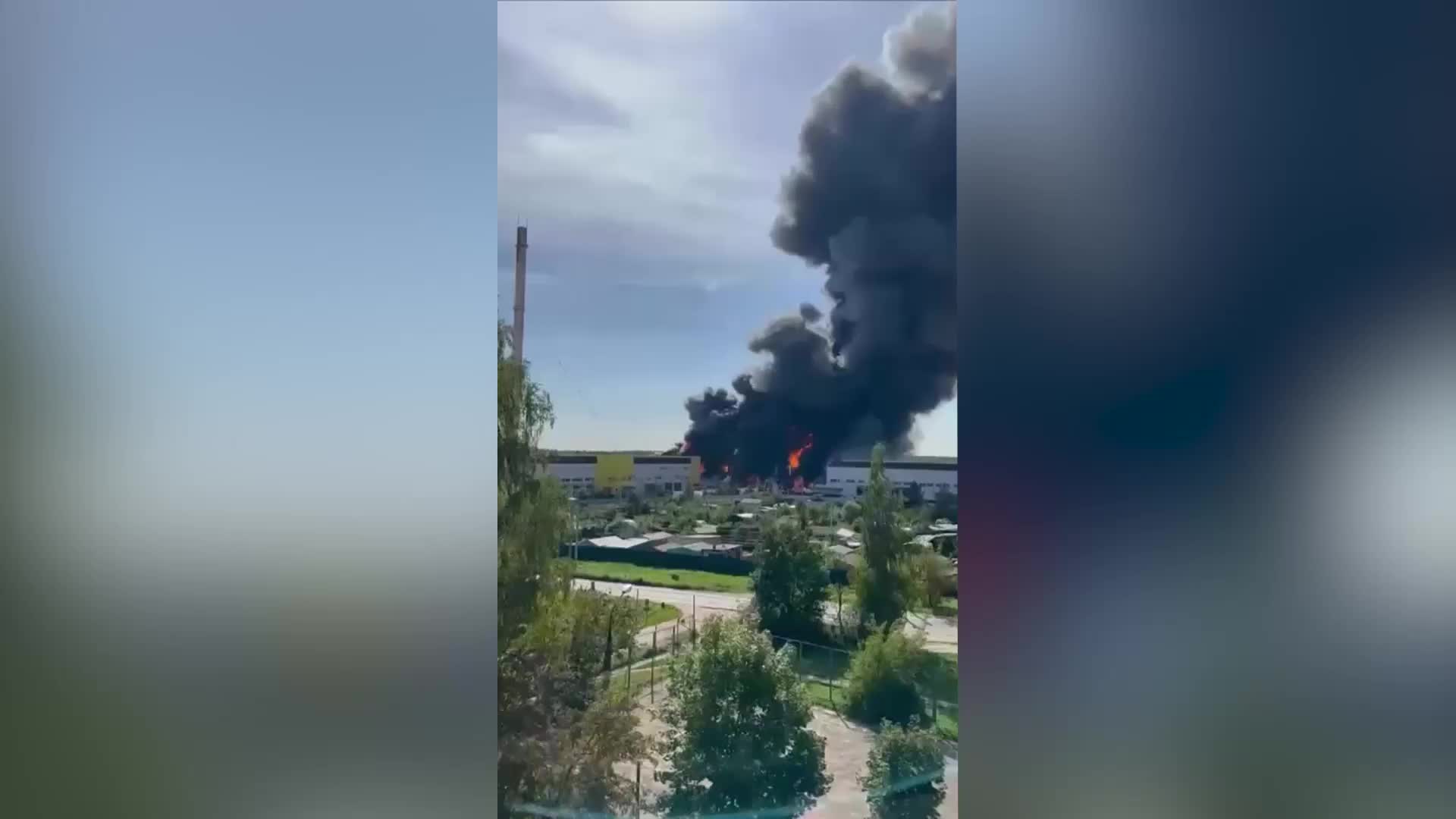Крупный пожар на складе в Подмосковье: МЧС России mobilизует силы для тушения