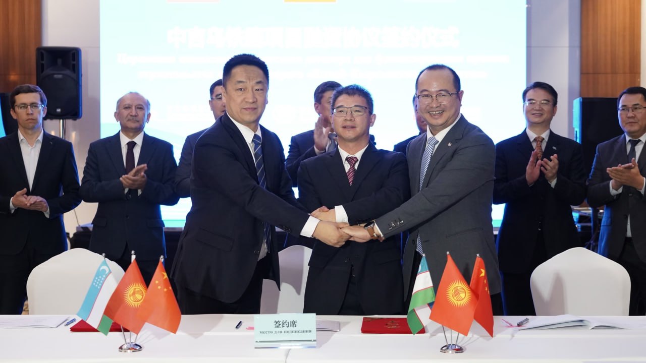 Узбекистан выделит более 560 млн на строительство железной дороги Китай Кыргызстан Узбекистан Общая стоимость строительства железной дороги оценивается в 4 7 млрд из которых более половины будет профинансировано за счёт кредита со стороны Китая   uznews uz ru news 105795 uznews