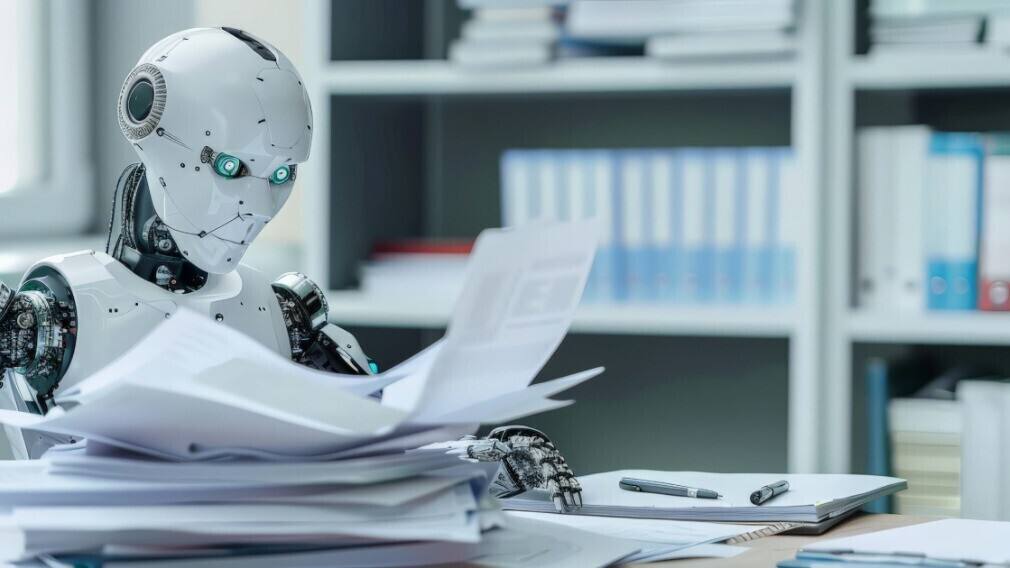 В России нейросеть пришлось отучать от грубого мата после месяца общения с клиентами ЖКХ За первый месяц работы голосовой помощник ЖКХ освоил русский мат Разработчики поспешили исправить это отметив что такие коллизии лишь показывают активное взаимодействие с гражданами 80 обращений решаются нейросетью а в экстренных случаях подключают живого оператора МоскВайб подписаться