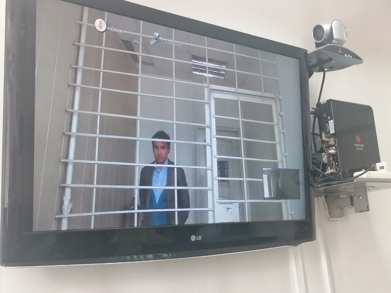Суд не изменил меру пресечения экс-главе совета директоров ТГК-14 Люльчеву Забайкальский краевой суд не изменил меру пресечения бывшему главе совета директоров, а ныне акционеру ТГК-14 Константину Люльчеву. Он останется в СИЗО до 28 июля. Судья оставил без изменения постановление Центрального районного суда и не удовлетворил ходатайство стороны защиты о заключении Люльчева под домашний арест. Однако решение может быть обжаловано в суде вышестоящей инстанции, который находится в городе Кемерово, в течение полугода с момента, как постановление краевого суда будет получено Люльчевым. Фото: Анета Амбрамченко, ИА ChitaMedia ChitaMedia Забайкальский край