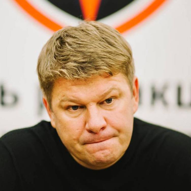Комментатор Дмитрий Губерниев не получил членства в Федерации лыжных гонок Московской области. В ходе конференции Федерации лыжных гонок Московской области состоялось голосование по вопросу включения членов в состав организации. Губерниева среди кандидатов не оказалось. Комментатор не приехал на конференцию. Ранее Губерниев утверждал, что является членом Федерации лыжных гонок Вологодской области. Впоследствии это оказалось неправдой.