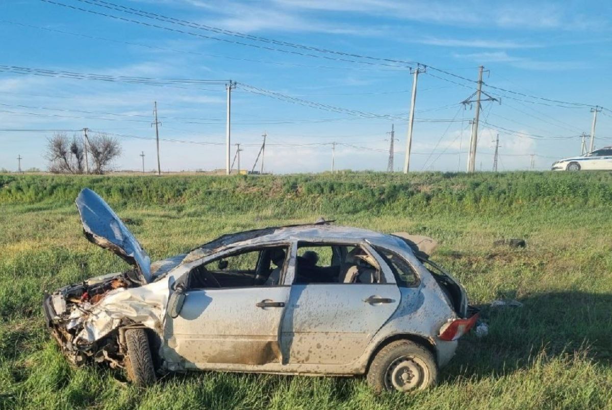 Школьник спровоцировал ДТП на «Ладе» Дорожная авария случилась вчера вечером на проселочной дороге Вязово – Культура – Волчье, расположенной в Добровском районе. 16-летний молодой человек управлял автомобилем «Лада Калина». В результате неудачного маневра он потерял контроль над машиной и съехал с трассы. Водитель и 17-летний пассажир получили травмы и были госпитализированы. Инцидент Липецк