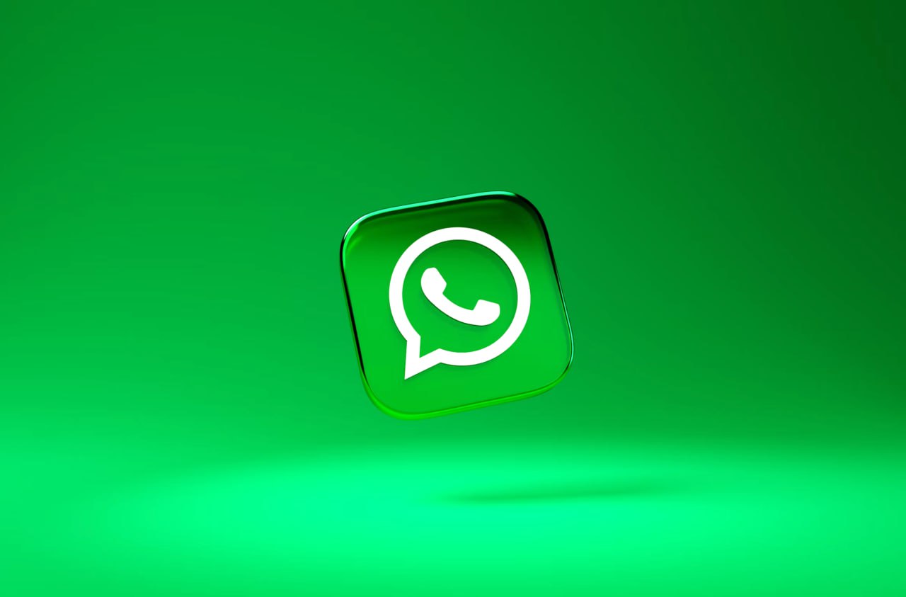 В WhatsApp на iOS появилась поддержка Live Photo Создатели мессенджера анонсировали несколько грядущих нововведений Среди них поддержка Live Photos для iOS и Motion Photo для владельцев Android Функции позволяют просматривать короткие анимации если снимок сделан в соответствующем формате Такие файлы будут помечены специальной иконкой чтобы их было проще распознать Пока новые функции находятся на стадии развертки и доступны не всем Так некоторые пользователи iOS сообщают что могут получать но не отправлять снимки сделанные в Live Photos Также в WhatsApp появится генератор тем для чатов и фонов для видеозвонков доступно не во всех странах новые стикерпаки и редактор документов со встроенным сканером iguides