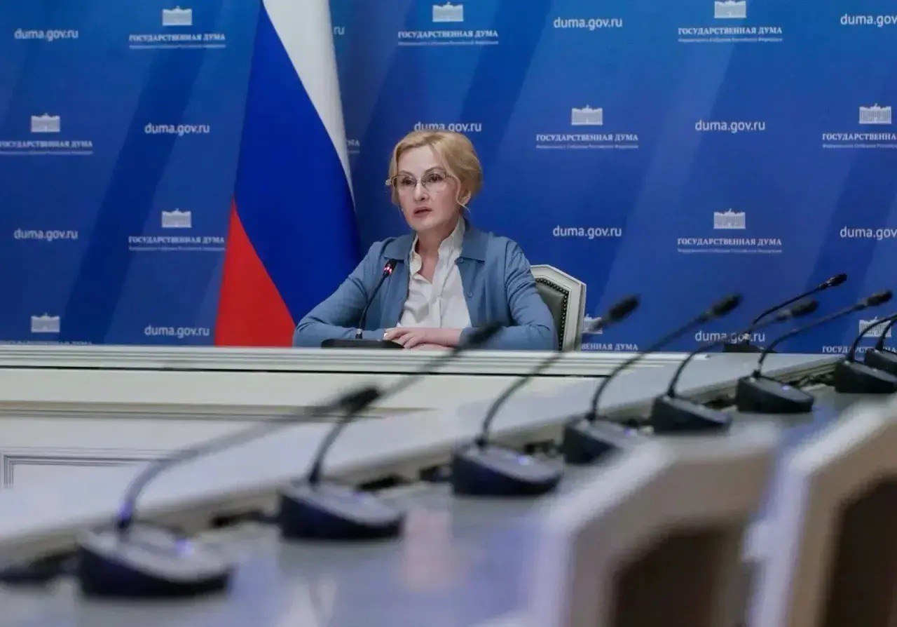 Благодаря Ирине Яровой в Вилючинске появится новый спортивный объект Ирина Яровая на федеральном уровне инициировала и решила вопрос строительства нового универсального спортивного зала в Вилючинске Строительство новых объектов всегда крайне сложная для решения задача Мною достигнуто главное условие принципиальная договоренность о возведении нового объекта в рамках федеральной госпрограммы Развитие физической культуры и спорта сообщила Ирина Яровая Вилючинск город моряков и подводников молодых семей в которых подрастают дети При этом в городском округе очевидно недостаточно спортивных объектов Поэтому в интересах жителей Вилючинска провела работу с Министром спорта РФ результатом которой стало решение о том что в 2027 году в городе будет построен новый универсальный спортивный зал Уверена что этот ожидаемый объект откроет новые возможности для занятий разными видами спорта для семей Вилючинска сказала наш депутат Теперь правительству Камчатского края следует в короткие сроки подготовить необходимую документацию Буду держать всю работу по данному объекту на личном контроле добавила вице спикер Госдумы Напомним ранее Ирина Яровая уже добилась выделения федеральных средств на строительство ледового дворца и Дворца Единоборств в г Елизово и спортивного зала в Ключах важное ВГО камчатскийкрай ИринаЯровая