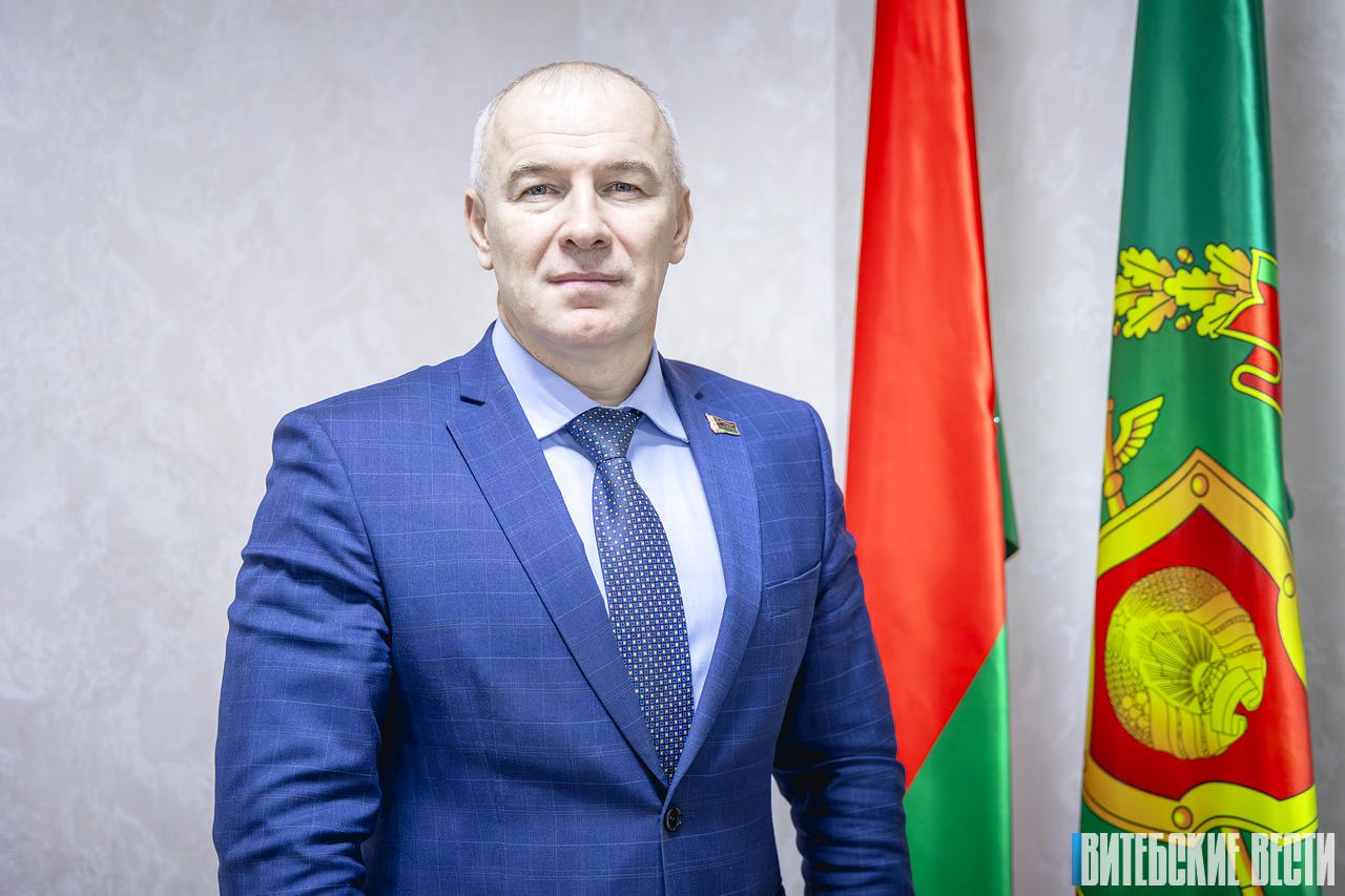 Успеть до 31 марта стартовала кампания по декларированию физическими лицами доходов за 2025 год Начальник инспекции МНС по Витебской области Валерий Лобацевич сообщил о том что с 1 января 2026 года стартовала кампания по декларированию физическими лицами доходов за 2025 год Граждане обязаны представить налоговую декларацию расчет по подоходному налогу с физических лиц за 2025 год в срок не позднее 31 марта 2026 года в случаях продажи в течение последних 5 лет более одной единицы жилого дома садового домика земельного участка гаража квартиры реализации иной недвижимость независимо от её количества получения в 2025 году доходов от продажи грузового автомобиля автобуса 2 и более легковых машин получения подарков не от близких родственников в сумме превышающей 11 516 рублей или получившими доходы от источников за пределами Республики Беларусь а также по некоторым другим основаниям Подробнее на vitvesti by Сайт TikTok VK Instagram YouTube ОК Стикерпак ВВ Чат бот