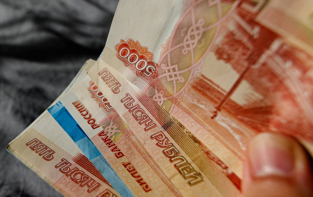 Татарстан инвестирует 10,8 млрд рублей в строительство молочных комплексов В 2025 году в республике планируется ввести в эксплуатацию 4 крупных молочных комплекса общей мощностью 12,6 тысяч скотомест. Новые молочные комплексы появятся в Кайбицком, Мензелинском, Кукморском и Арском районах республики. Ожидается, что ввод в эксплуатацию современных ферм заложит основу для ежегодного увеличения производства молока на 3%. KazanFirst в бот