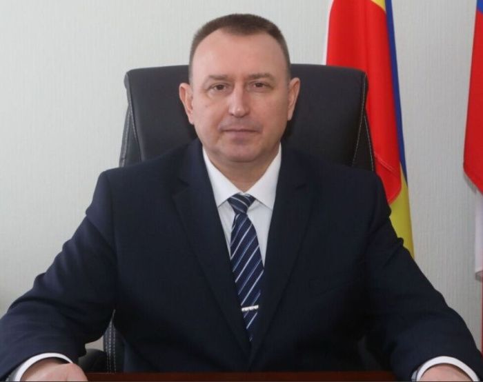 Мэр Волгодонска Юрий Мариненко подал в отставку, его решение одобрили депутаты гордумы. Об этом сообщило агентство «Интерфакс». Об отставке Юрий Мариненко сообщил на внеочередном заседании гордумы. Он не стал пояснять причины своего решения депутатам. Местные СМИ утверждают, что Мариненко может перейти на работу в донское правительство. Мэром Волгодонска Юрия Мариненко назначили в апреле прошлого года. Ранее он занимал пост начальника управления МВД «Волгодонское». Подписаться на «Эксперт Юг»