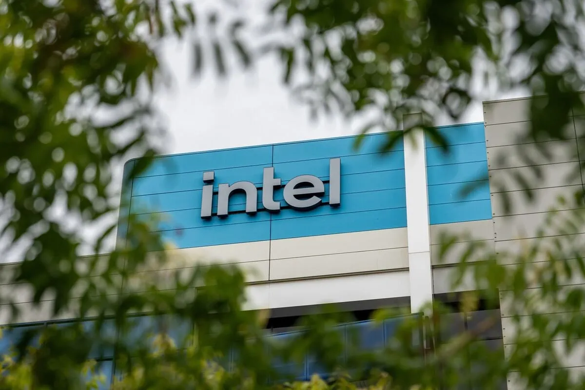 Intel присоединилась к проекту Маска Terafab по созданию чипов для Tesla SpaceX и xAI В планах миллиардера производить чипы суммарной мощностью 1 ТВт в год для человекоподобных роботов и дата центров в космосе Акции Intel растут более чем на 5 на премаркете в США INTC jkinvest news jkinvest