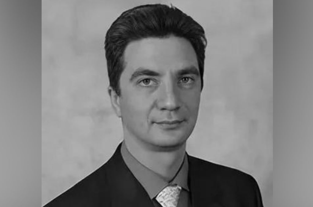 Скончался кандидат физико математических наук доктор экономических наук профессор кафедры экономики труда и основ управления доцент ВГУ Максим Кравец Преподавателя не стало на 52 м году жизни В последние годы Максим Александрович являлся научным руководителем Межфакультетской научно исследовательской лаборатории экономики и управления координатором аспирантских образовательных программ на экономическом факультете ВГУ vrn aif ru incidents details v voronezhe umer 51 letniy docent vgu maksim kravec aifvrn