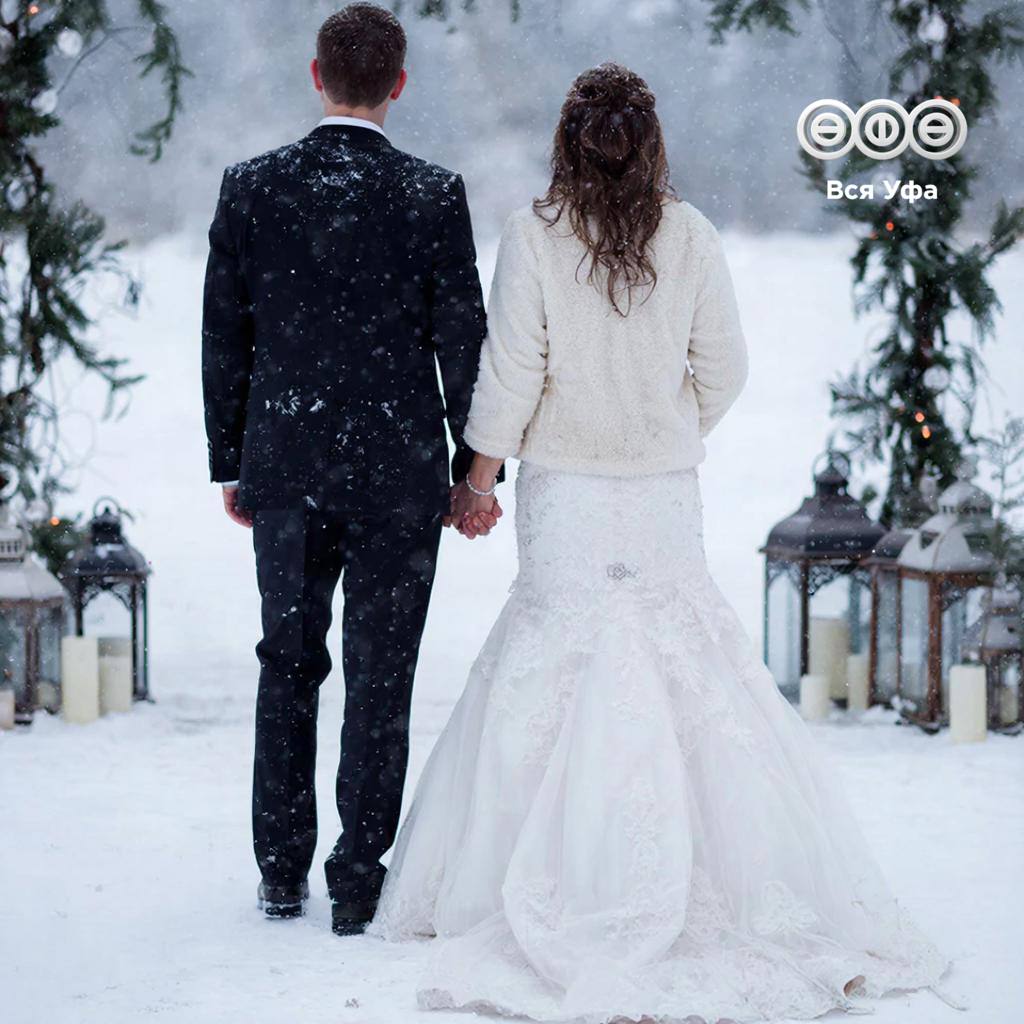 В Уфе прокуратура признала недействительным брак погибшего участника СВО Сотрудники ведомства провели проверку по жалобе жительницы Октябрьского района и выявили что в апреле 2025 года за неделю до заключения контракта на военную службу ее сын женился Однако супруги не жили вместе и не планировали что указывало на фиктивный брак Прокуратура подала в суд иск о признании брачного союза недействительным и аннулировании записи о регистрации Суд удовлетворил требования надзорного органа