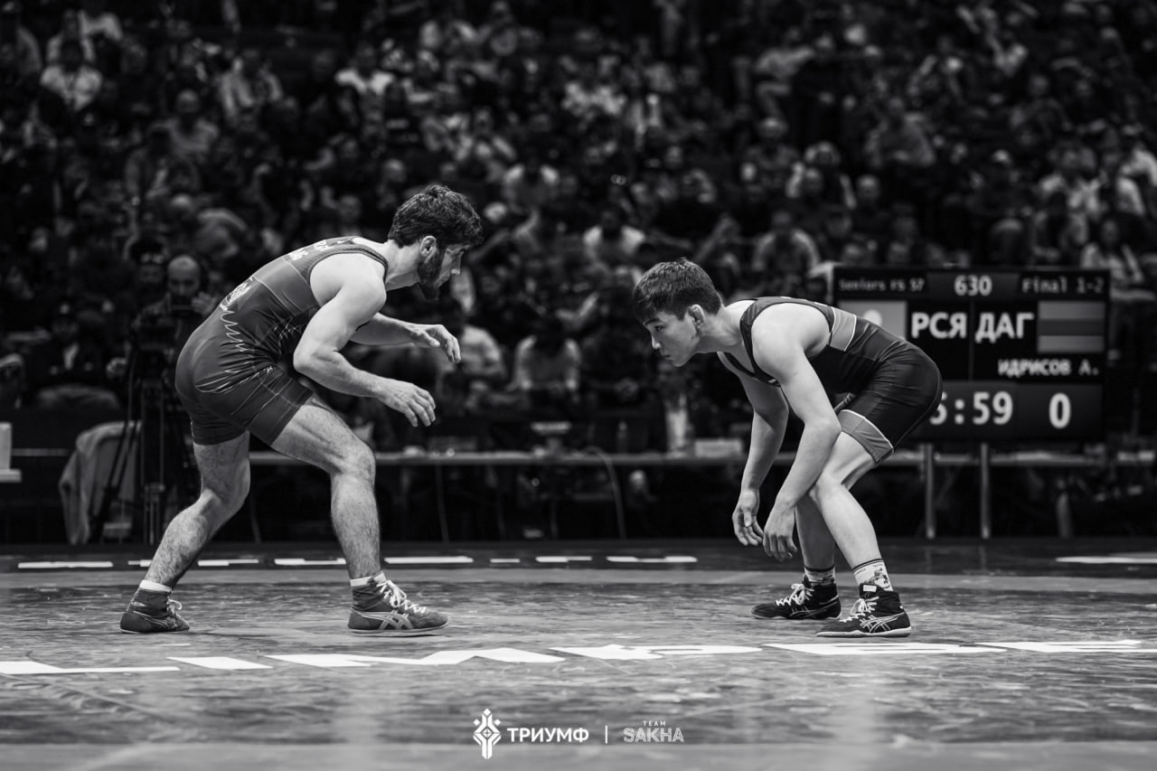 Павлов Идрисов За выход в бронзовый финал Кубка Ивана Ярыгина в в к до 57 кг будут бороться финалисты чемпионата России 2024 Лев Павлов и Ахмед Идрисов который взял верх в том финале Победитель этой пары выйдет к действующему чемпиону мира Чонг Сонг Хану из КНДР triumphsakha
