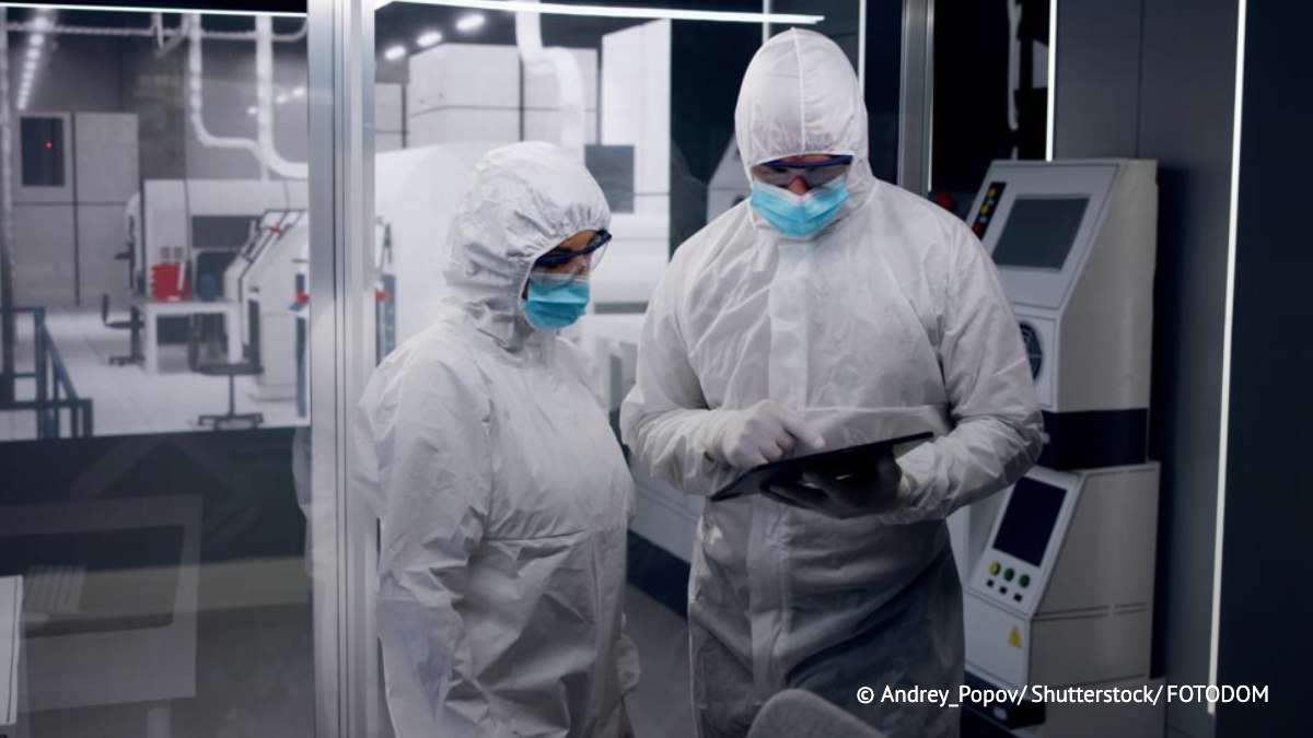 Ученые научились предсказывать поведение молекул силана при производстве полупроводников Об этом сообщили в пресс службе Минобрнауки РФ В будущем это поможет усовершенствовать контроль производства полупроводников а также смоделировать состав планет и карликовых звезд Подпишись на ТАСС Наука
