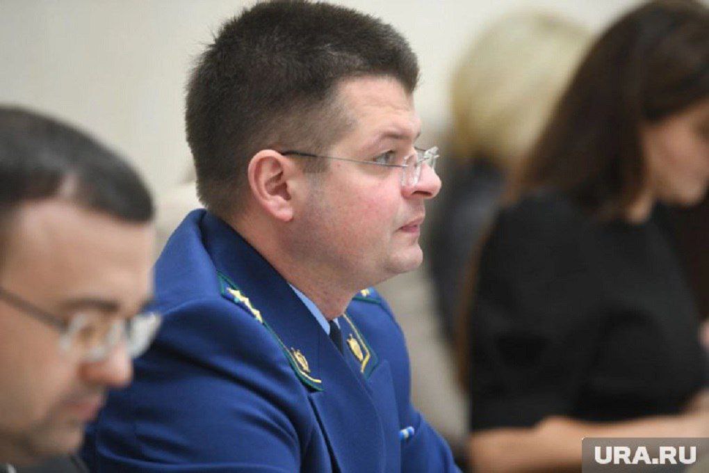 Нового главного прокурора назначили в Екатеринбурге Игорь Корелов ранее возглавлял прокуратуру Чкаловского района Светлана Кузнецова занимавшая должность с 2015 года ушла в июле Неофициальные сообщения о ее грядущей отставке появлялись с 2020 года Среди причин в частности называли слишком тесные для руководителя надзорного органа связи с муниципальной властью Фото Илья Московец URA RU Новости из Екатеринбурга