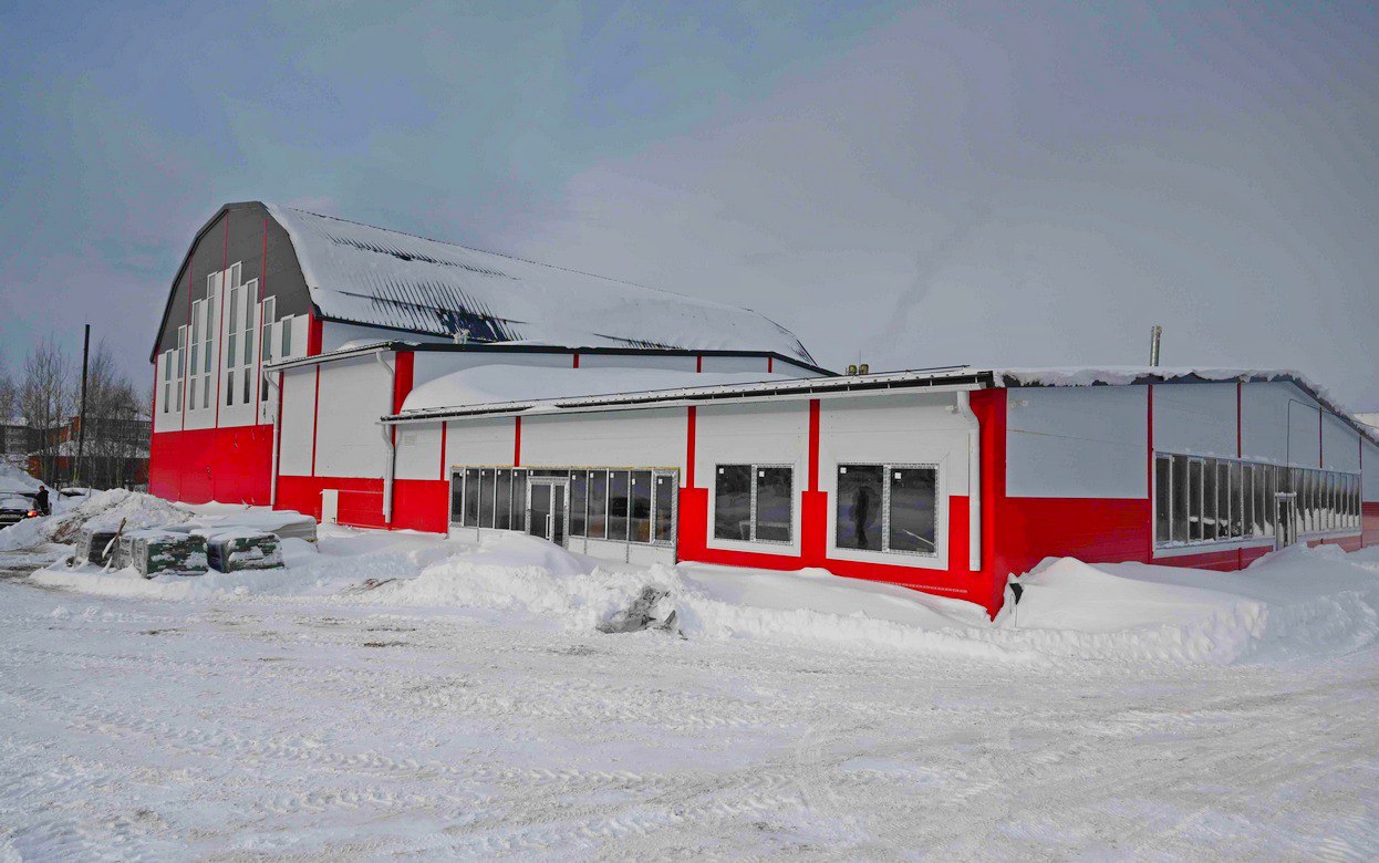 Строят бассейн В настоящее время строительная готовность 25 метрового модульного плавательного бассейна в Можге оценивается в 75 Возведен каркас и тепловой контур здания смонтирована модульная котельная и системы отопления ведется монтаж внутренних инженерных систем идет подготовка к монтажу чаши Первые соревнования здесь планируют провести до 1 июня Фото пресс служба Главы и правительства Удмуртии Подписаться на нас Telegram I MAX