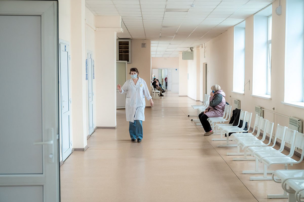 Южноуральцы стали в четыре раза чаще обращаться к психологам по ОМС   gubernia74 ru articles news 1136107 Жители Челябинской области все активнее обращаются за поддержкой психологов работающих в медицинских учреждениях По данным территориального фонда обязательного медицинского страхования региона ТФОМС с начала 2025 года жители Челябинской области получили более 8 400 консультаций медицинских психологов по полису ОМС Это в четыре раза больше чем за аналогичный период прошлого года   t me chgub
