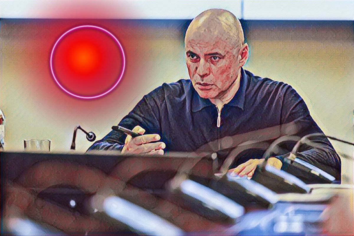 Губернатор Липецкой области Игорь Артамонов объявил красный уровень воздушной опасности Только что губернатор Липецкой области Игорь Артамонов объявил так называемый красный уровень воздушной опасности в связи с возможной атакой украинских БПЛА. Угроза актуальна для города Ельца и Елецкого муниципального округа. ↗ Прислать новость Подписаться