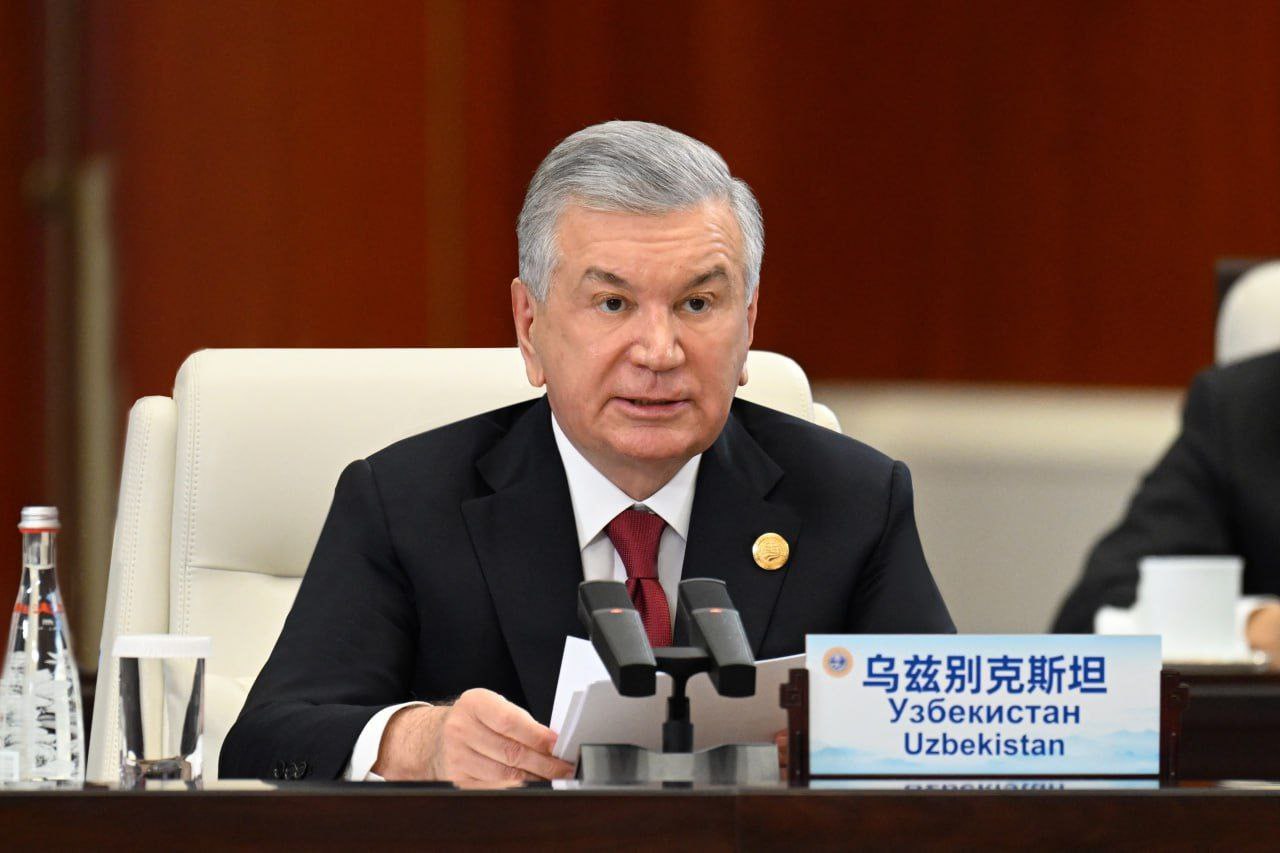 Мирзиёев на саммите ШОС обозначил ключевые приоритеты сотрудничества Мирзиёев отметил что в условиях глобального кризиса доверия роста конфликтов и ослабления международных институтов именно взаимопонимание и солидарность стран ШОС становятся решающим фактором для поддержания стабильности в Евразии Подробнее anhor uz news president 17 anhoruz Новости события мнения Мобильное приложение IOS Android