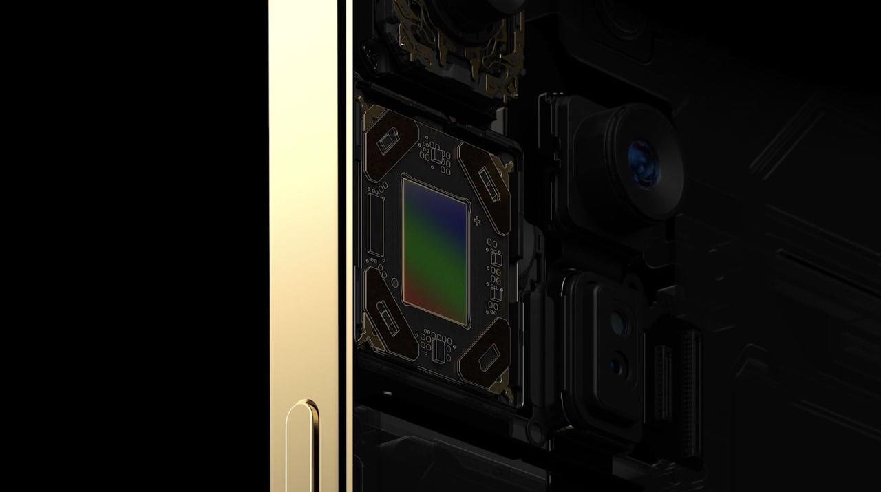 Корейцы в экстазе. Apple впервые за 15 лет откажется от камер Sony в iPhone и перейдёт на Samsung Новые сенсоры будут использовать уникальную трехслойную технологию, которая обеспечит более высокое качество изображения, лучшую работу в условиях низкой освещенности, а также снизит энергопотребление и увеличит скорость обработки данных. Эта технология ранее массово не применялась. Производство сенсоров начнется на заводе Samsung в Остине, штат Техас. Ожидается, что новые модули появятся в iPhone 18. #новости