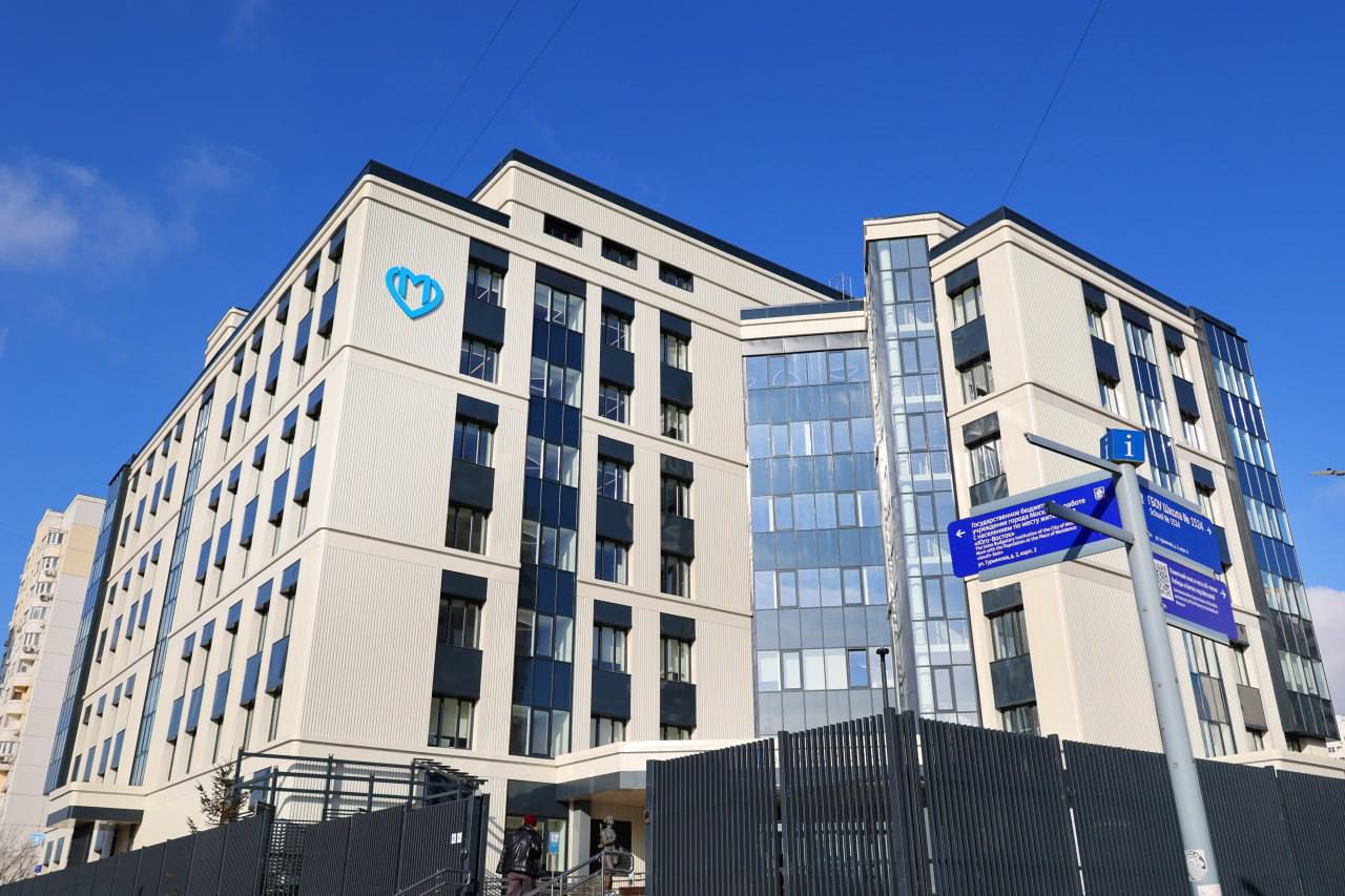 Ожидание плановой госпитализации в Москве сократилось в два раза Теперь пациенту не нужно бегать по учреждениям врач поликлиники сам подает электронную заявку а стационары предлагают свои даты и условия Ожидание решения уменьшилось до 72 часов Если стационаром рекомендована консультация пациента запишут на прием в консультативно диагностическом отделении Если рекомендована сразу госпитализация с пациентом свяжется сотрудник больницы и расскажет о порядке проведение такой процедуры А если сразу принять решение о госпитализации невозможно пациенту назначат индивидуальный план обследований Москва сейчас Подписаться Прислать новость