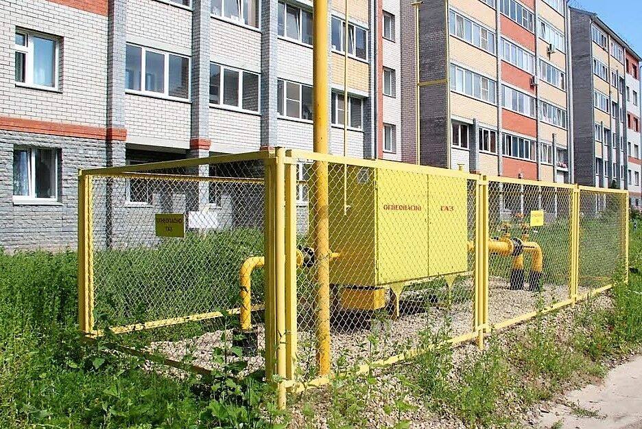 15 МКД в деревне Бор Тихвинского района переведены на сетевой газ с сжиженного углеводородного.    Это стало возможным благодаря строительству межпоселкового газопровода в рамках Программы развития газоснабжения и газификации Ленинградской области на 2021-2025 гг.