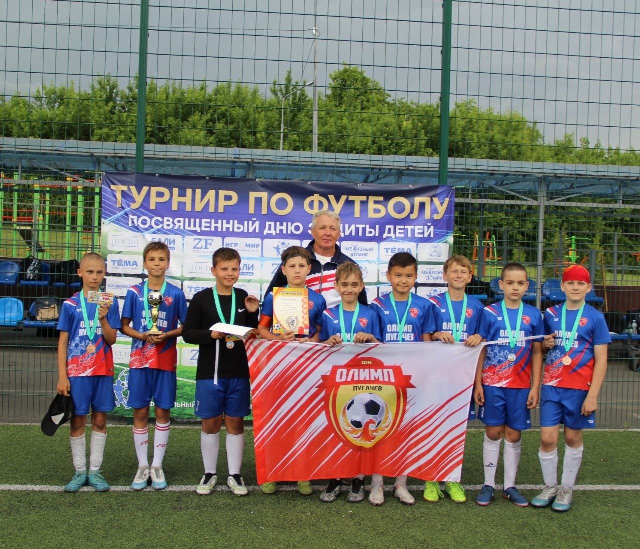 В г. Вольске прошел турнир по футболу среди детей 2013-2014 гг. р., в котором приняли участие 8 команд из разных районов области. Пугачевский район представляли две команды: "Олимп - 2013" и "Олимп - 2014". По итогам соревнований: "Олимп - 2013" - серебряные призёры; "Олимп - 2014" - бронзовые призеры. Лучшими игроками в команде "Олимп - 2013" признаны Миронов Артём и Пичков Артур, а в команде "Олимп - 2014" признаны Федоровых Всеволод и Воробьев Александр. Победители награждены медалями и кубками.