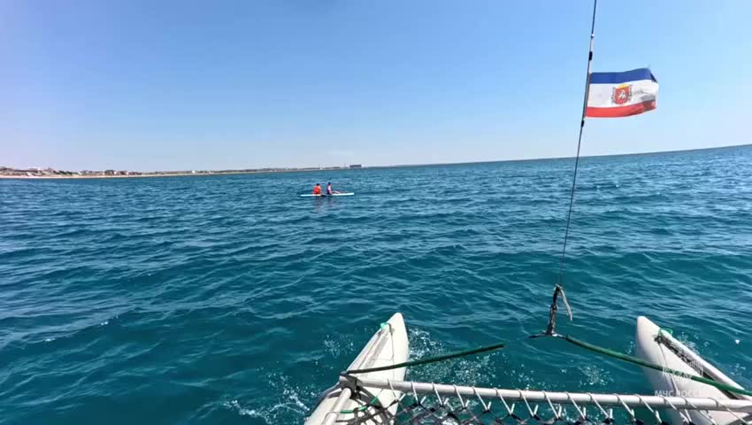 Спасение детей у берегов Крыма: юные туристы оказались в море