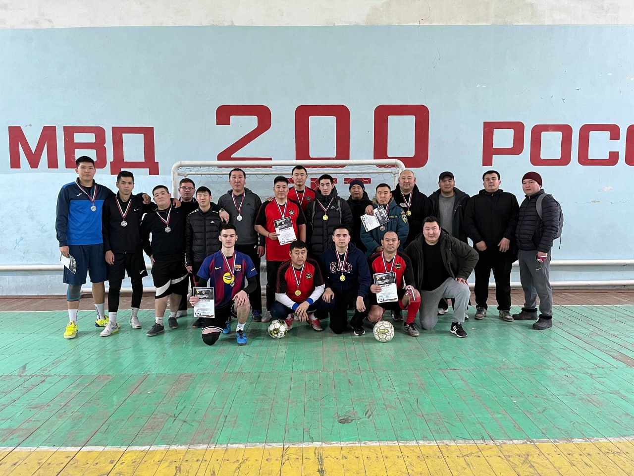 Интернет газета Степные вести Новости В районе Калмыкии провели турнир по мини футболу В селе Приютное почтили память жертв депортации калмыцкого народа В преддверии Дня памяти и скорби провели турнир по мини футболу среди мужчин Победила команда межмуниципального отдела МВД Приютненский Второе место заняла местная молодежь третье сотрудники МЧС У вас есть новость которой вы хотите поделиться Расскажите нам Stepnyevesti bot Подписаться на stepnyevesti Калмыкия Калмыкия Элиста регион08 Степные вести c источник