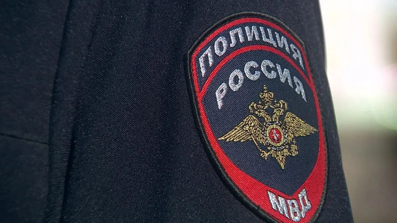 На 61 летнюю камышанку возбудили уголовное дело за фиктивную прописку мигрантов По данным ГУ МВД России по региону фигурантка прописала в своей квартире шестерых граждан Туркменистана но по факту делить с ними жилплощадь не собиралась Задержанная полностью признала свою вину Ей грозит до пяти лет лишения свободы Подписаться Перейти на сайт MAX