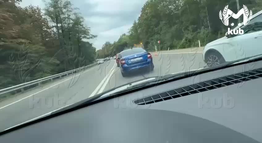 ДТП с двумя фурами на трассе М5: реверсивное движение организовано