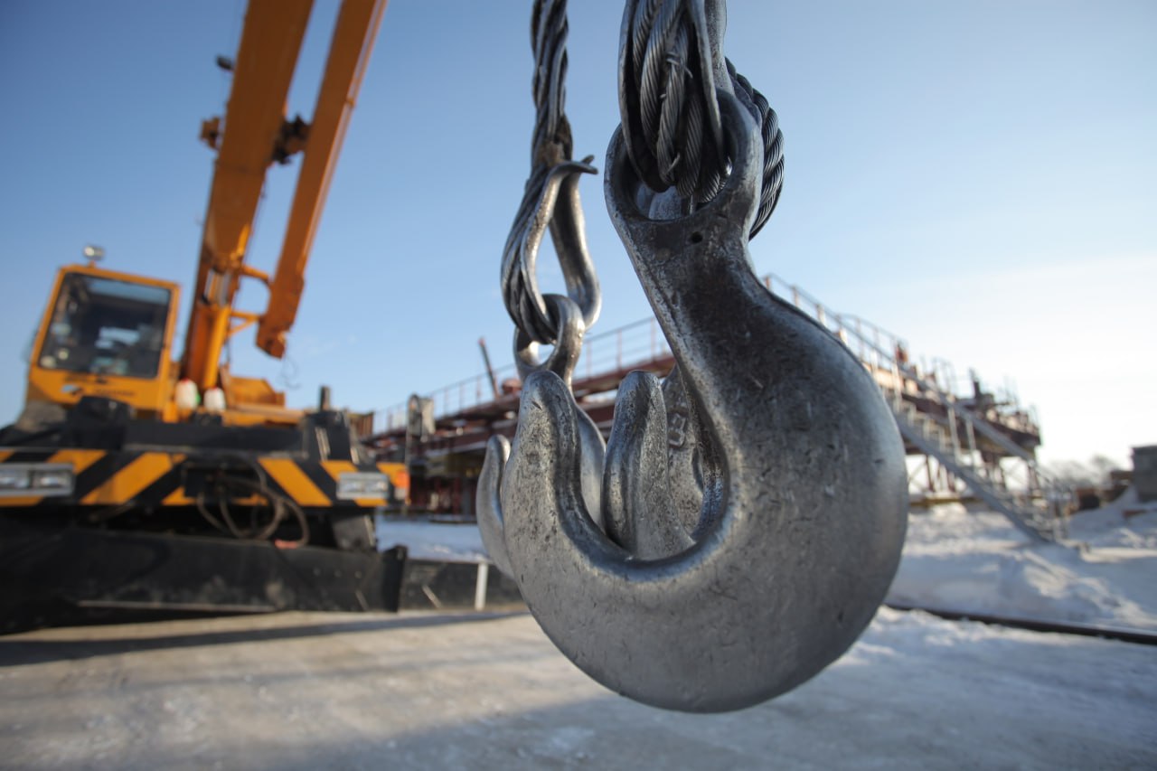 Ща построим какие жилые проекты стартовали в Новосибирске в 2025 году Строительный задел уходящего 2025 года в Новосибирске рекордным не назовёшь Тем не менее несмотря на непростые условия девелоперы начали осваивать компактные площадки и возводить масштабные жилые объекты по программе КРТ Компании по прежнему не просто предлагают квадратные метры а продвигают проекты с историей и особым неймингом В этом году на рынке новостроек зазвучали такие названия как Город на озере Сити Тауэрс Квартал Ща Роза ветров Сибирия и другие Завершить начатые объекты застройщики планируют в 2026 2031 годах Подробнее в нашем обзоре Подписаться на канал